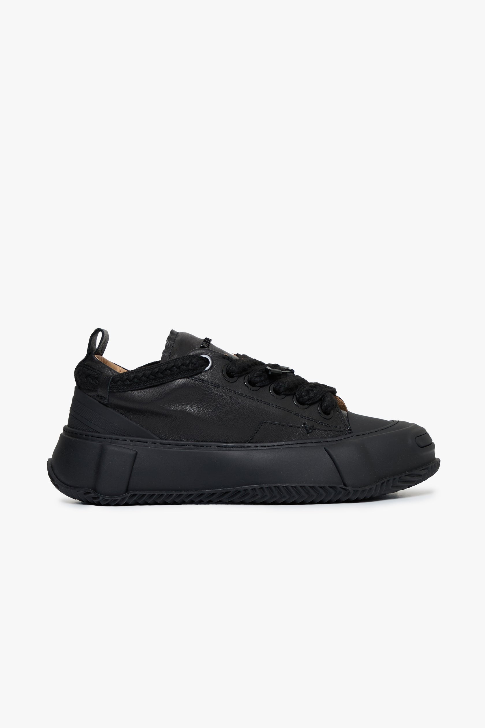 Valabasas "Vision" Leather Low Top Black