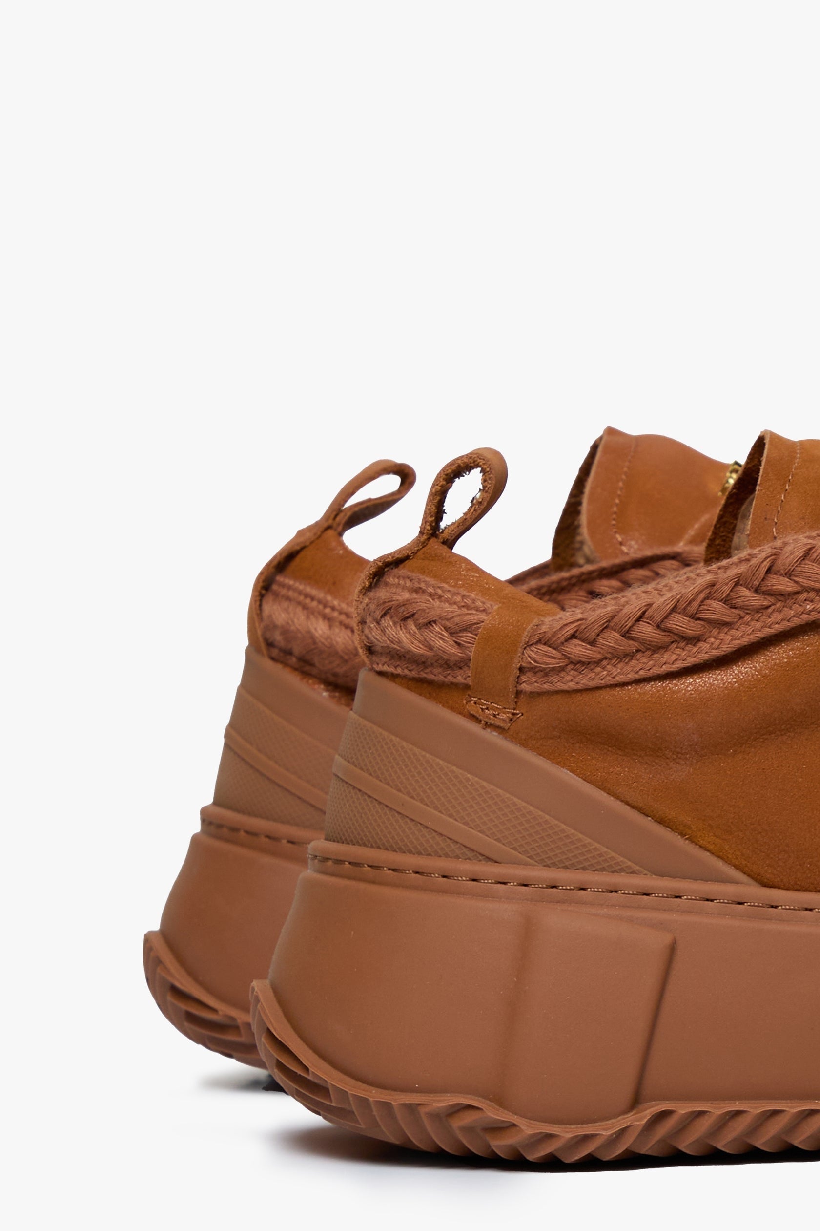 Valabasas "Vision" Leather Low Top Camel