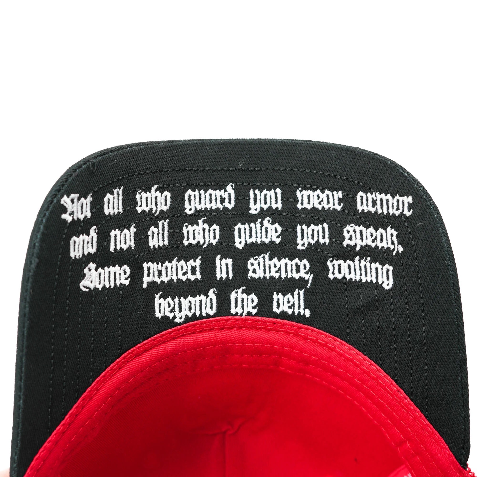 Trnchs Hat Red